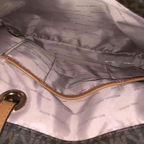 Michael Kors Bag - Picture 6 of 8